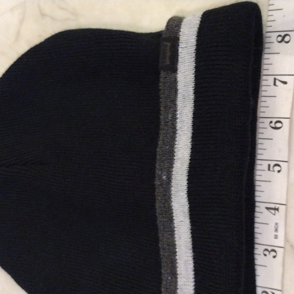Levi's stocking hat. - Picture 6 of 7